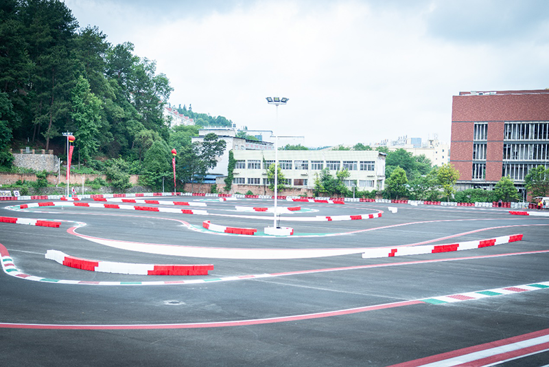 【新浪新聞】貴陽(yáng)Ckart卡丁車俱樂(lè)部盛大開(kāi)業(yè)(圖4) 【新浪新聞】貴陽(yáng)Ckart卡丁車俱樂(lè)部盛大開(kāi)業(yè)(圖4)