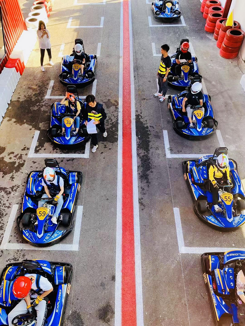 【新浪新聞】貴陽(yáng)Ckart卡丁車俱樂(lè)部盛大開(kāi)業(yè)(圖6) 【新浪新聞】貴陽(yáng)Ckart卡丁車俱樂(lè)部盛大開(kāi)業(yè)(圖6)